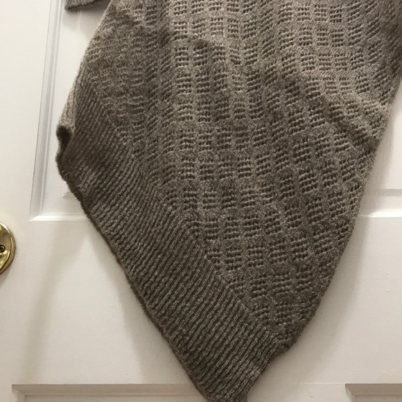 Wool sweater - Picture 4 of 9